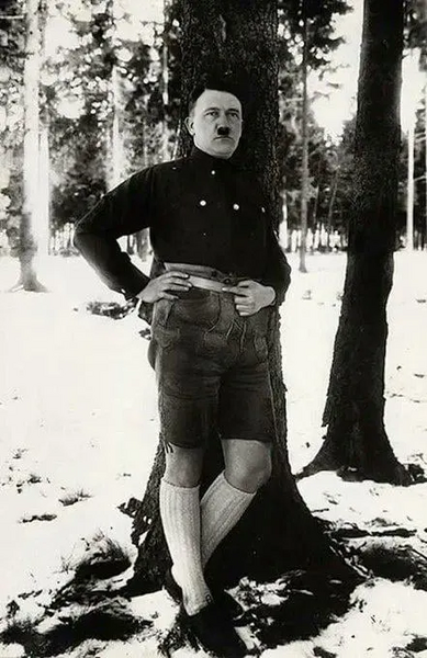 File:Hitler-lederhosen.webp